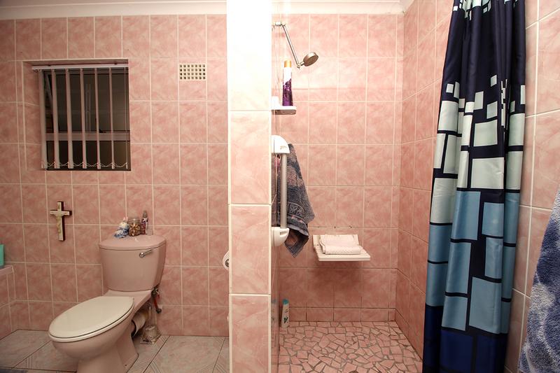 6 Bedroom Property for Sale in Hersham Western Cape